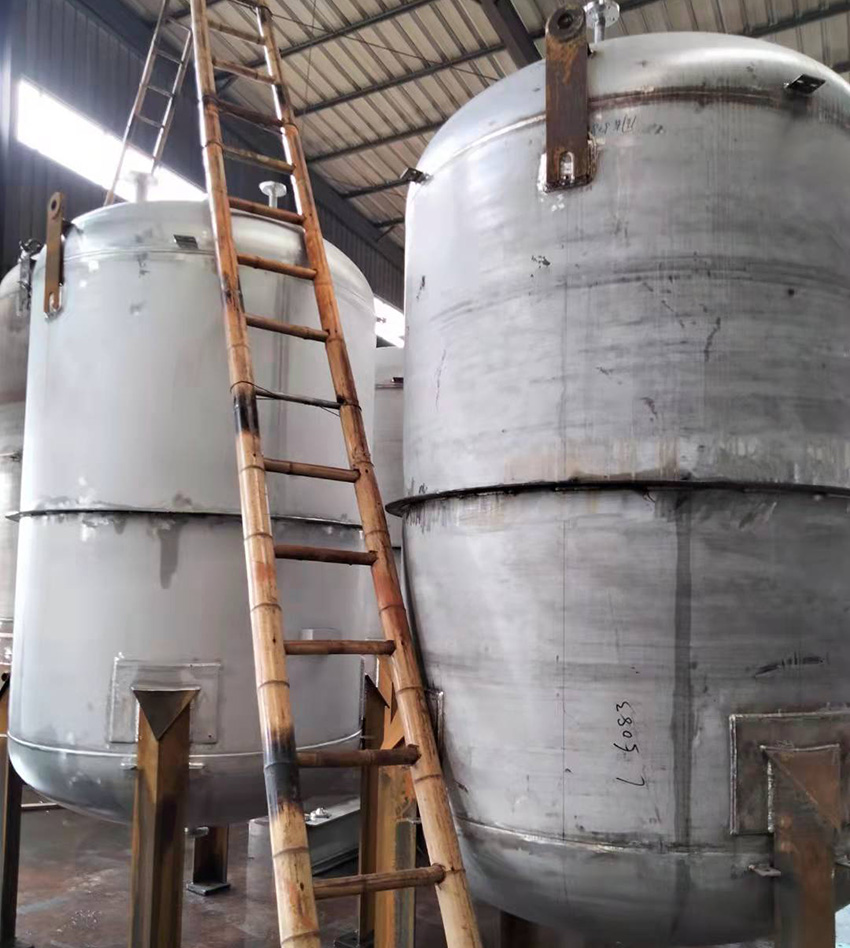 揚州中康機械壓力容器外表面處理